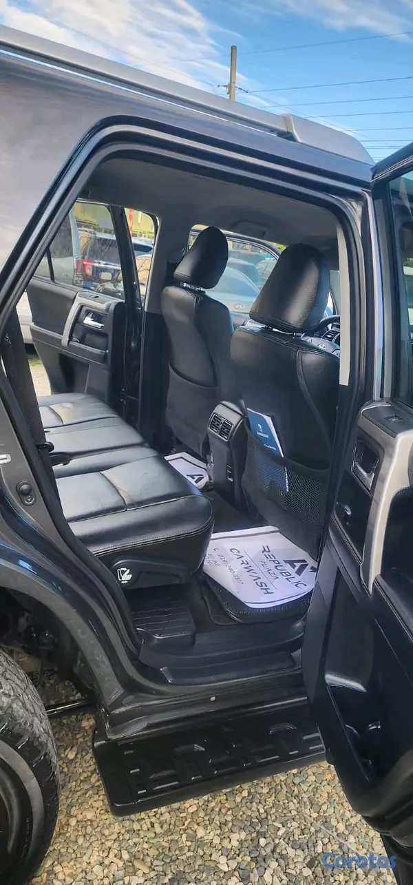 jeepetas y camionetas - TOYOTA RUNNER SR5  2017 8
