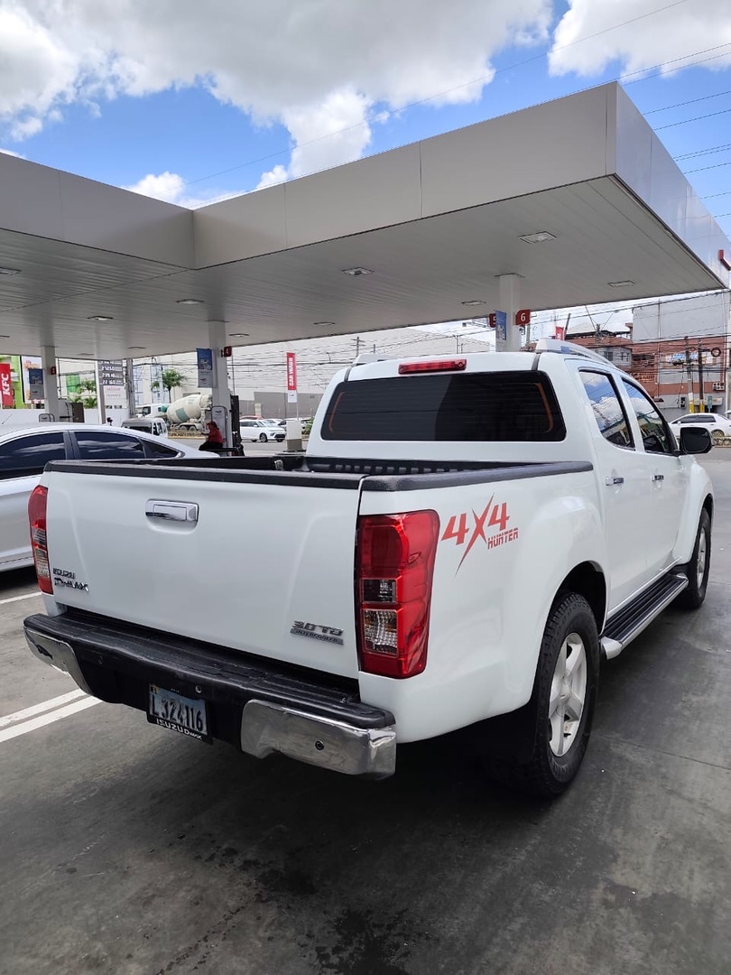jeepetas y camionetas - Isuzu D-Max LS 3.0 5