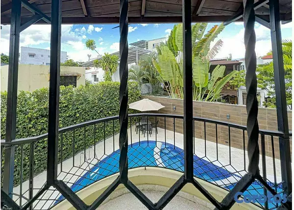 casas vacacionales y villas - Casa de 2 niveles en  alquiler  2