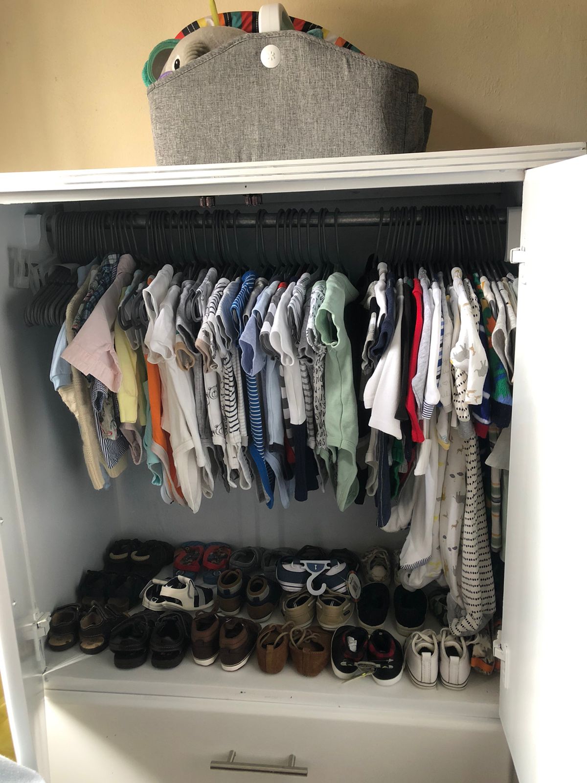 muebles y colchones - Armario para bebé con gavetas  3