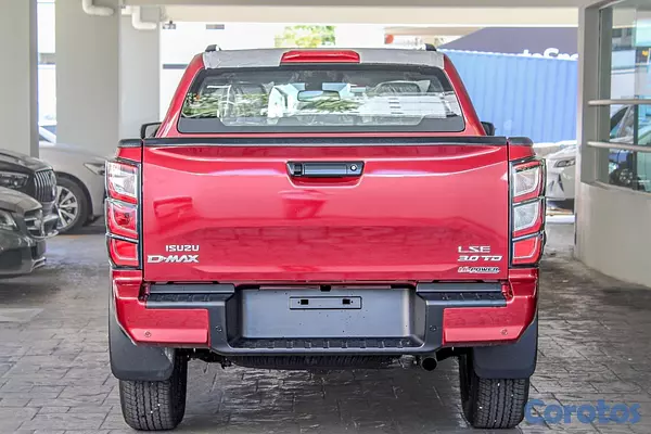 jeepetas y camionetas - Isuzu DMAX 2026 5
