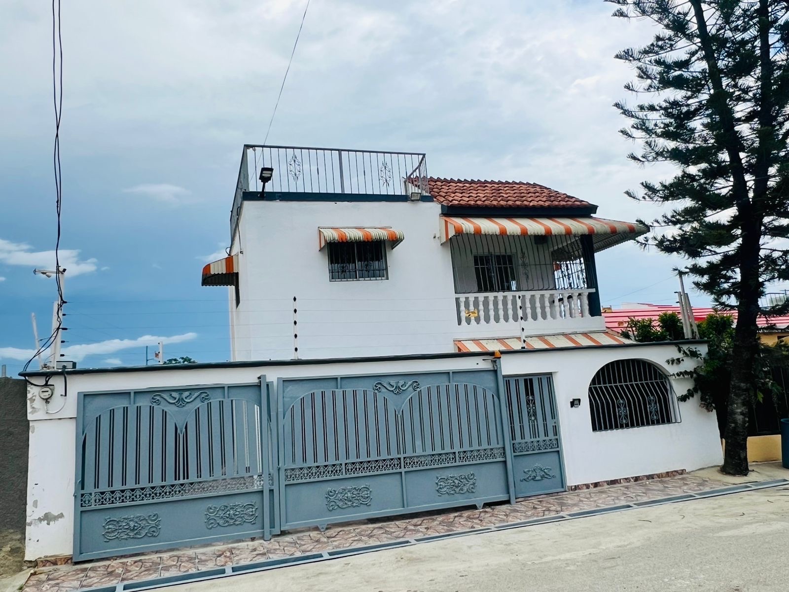 apartamentos - Casa en venta próximo a la Charles