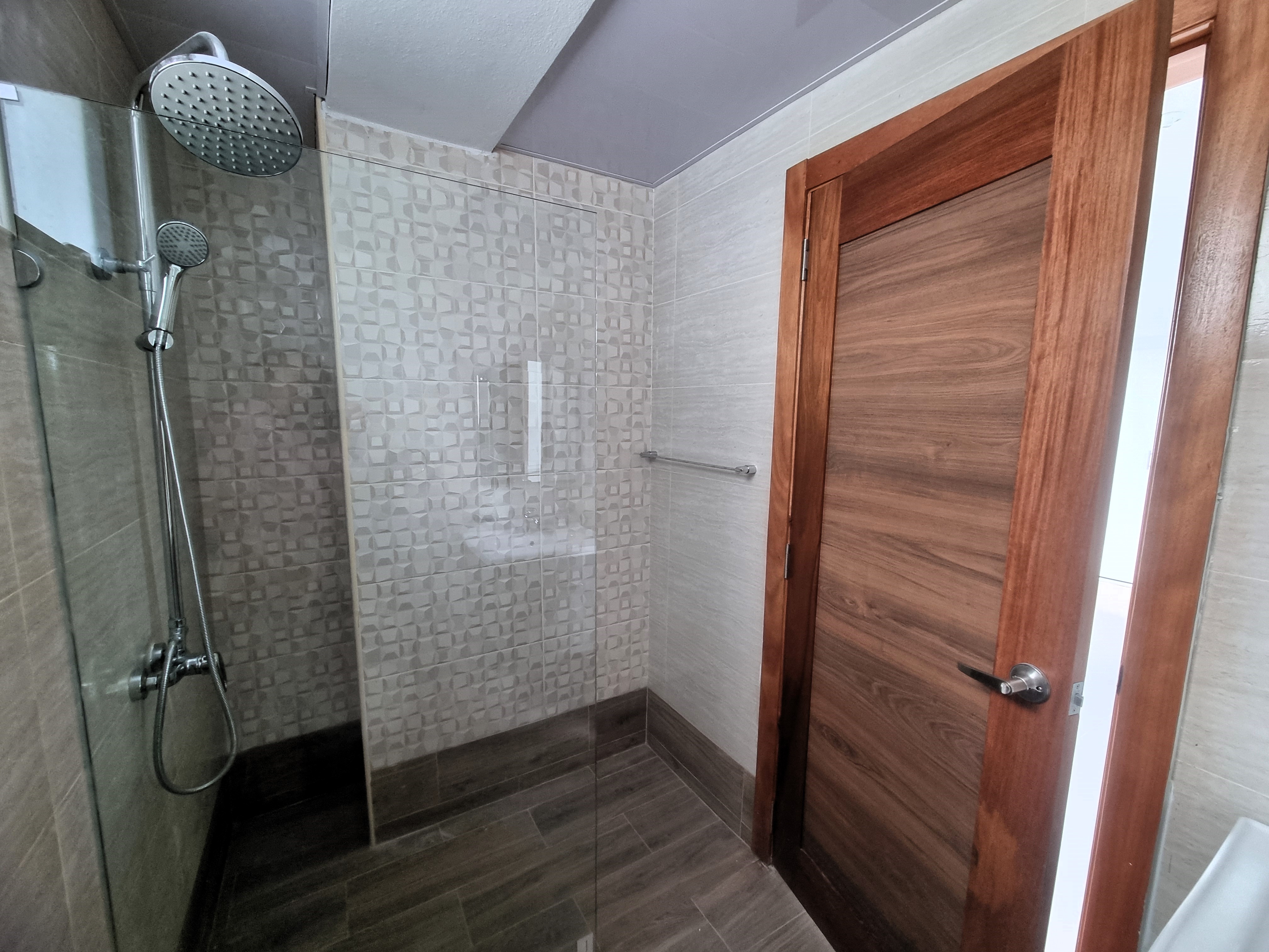 apartamentos - Alquiler apartamento de 2 hab, Nuevo en Serralles 1