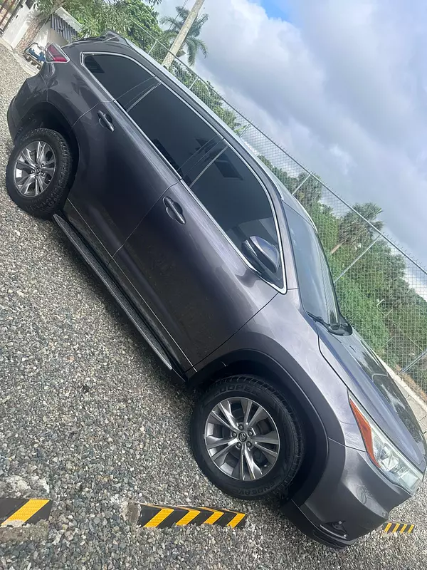 jeepetas y camionetas - Toyota higlander xle 2015 4