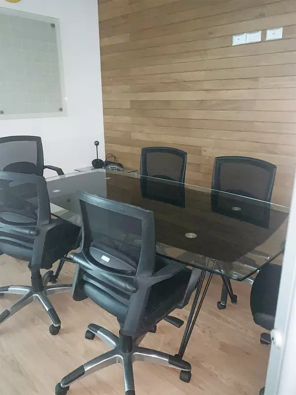 oficinas y locales comerciales - Oficina corporativa prienr nivel amoblada  5