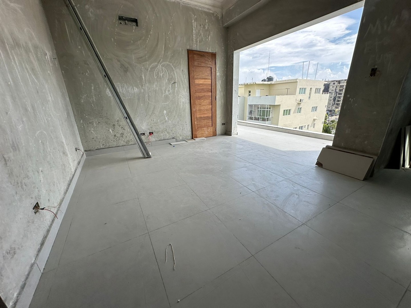 apartamentos - Vendo casi listo, apartamento en venta Mirador Sur
 Precio US$272,000 
-161 M2 
 4