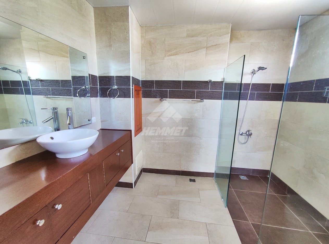 apartamentos - 3ER NIVEL CON ELEVADOR Y PARQUEOS TECHADOS VILLA OLGA SANTIAGO  5
