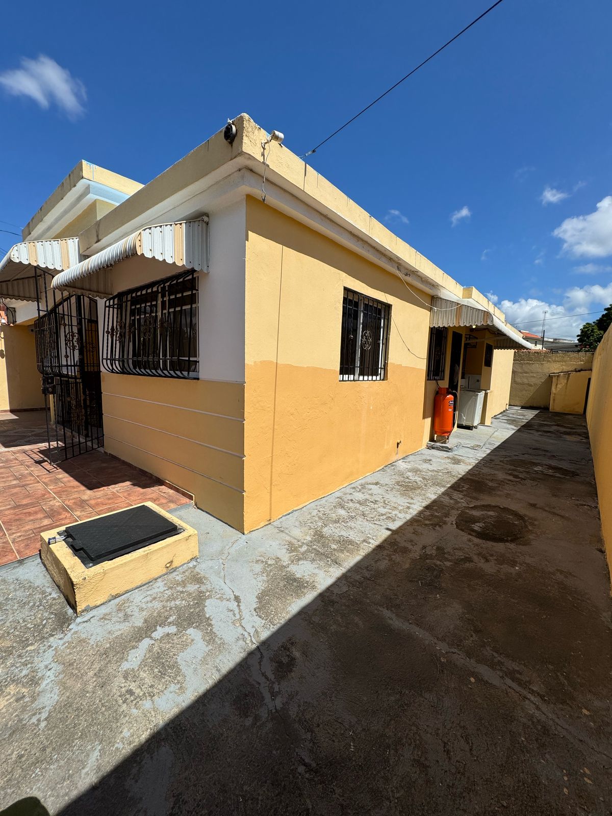 casas - casa de OPORTUNIDAD en STO DGO Este con 212.76 mts 9