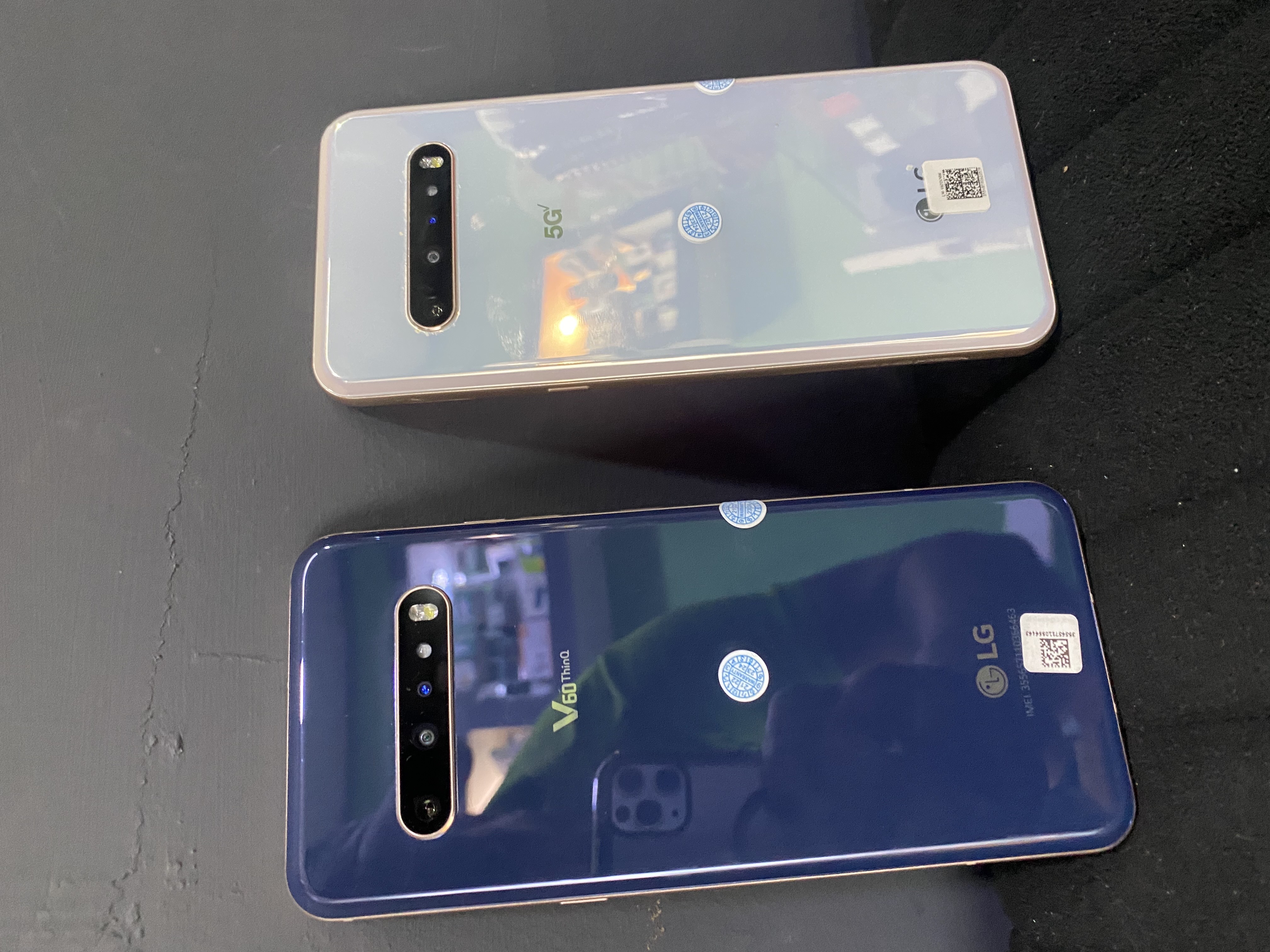 celulares y tabletas - LG v60  1
