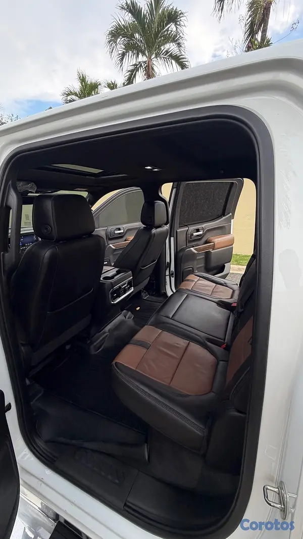 jeepetas y camionetas - Chevrolet Silverado High Country Gasolina 2020 4x4 9