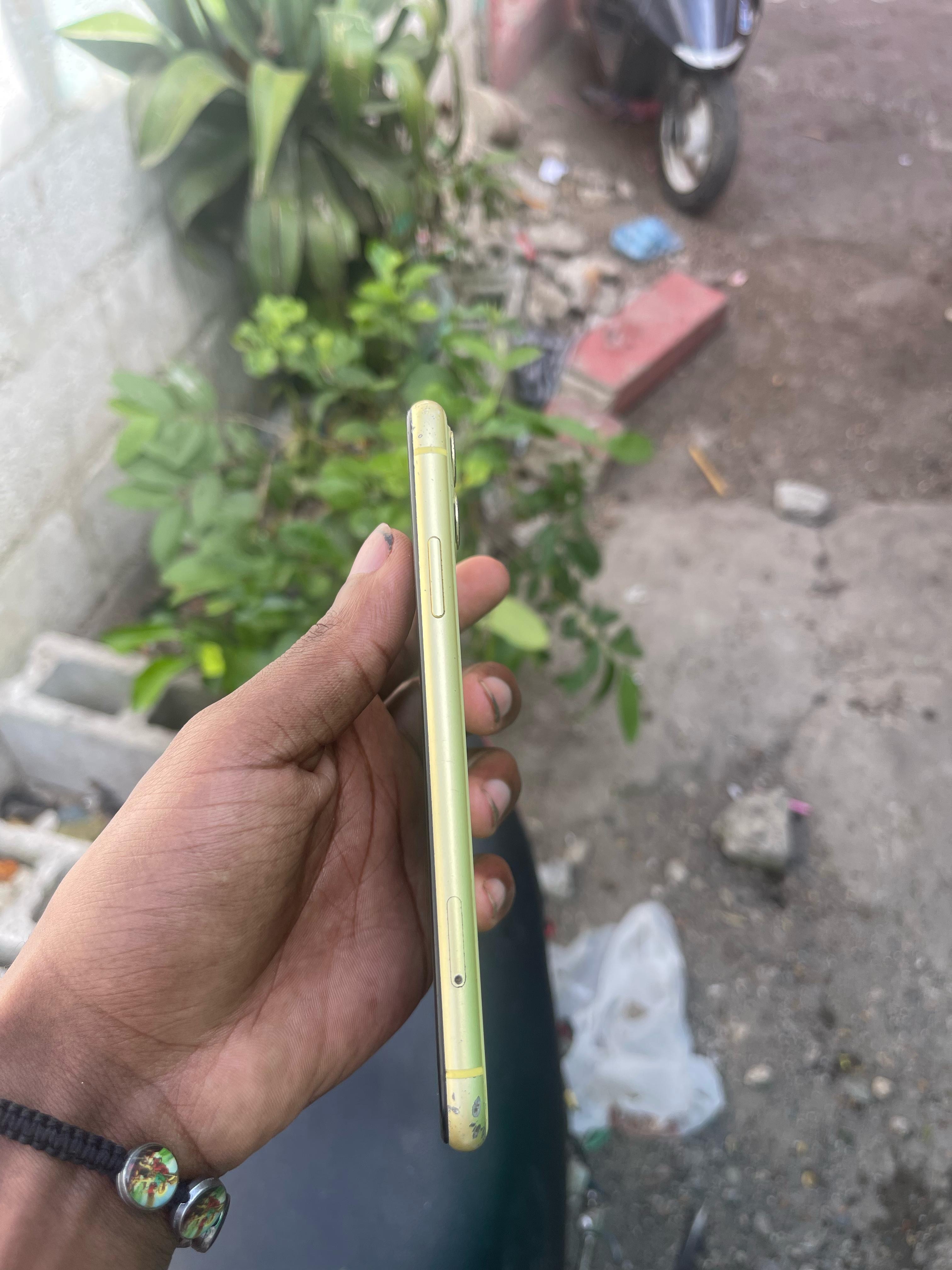 celulares y tabletas - iPhone 11  5