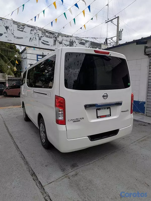 jeepetas y camionetas - NISSAN NV350 2021 GX PREMIUM 4X4 5