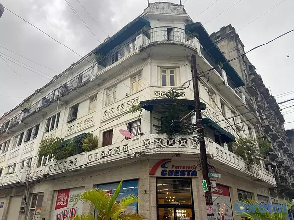 apartamentos - En Venta Edificio Comercial en la el Conde Zona Colonial 3