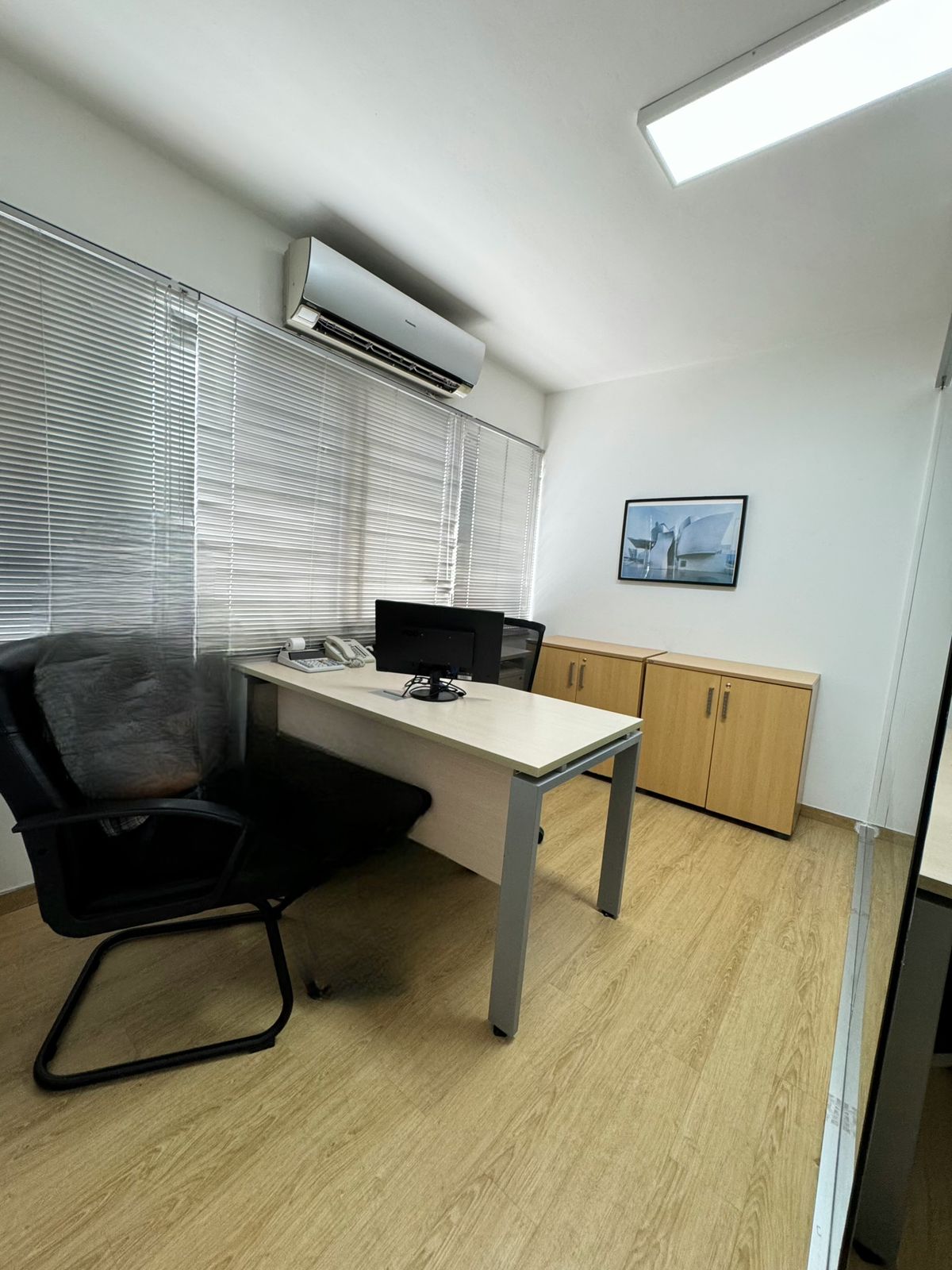 oficinas y locales comerciales - Alquilo Local Ideal Para Oficina en 2do Piso en Ensanche Paraíso Código: PD460 3