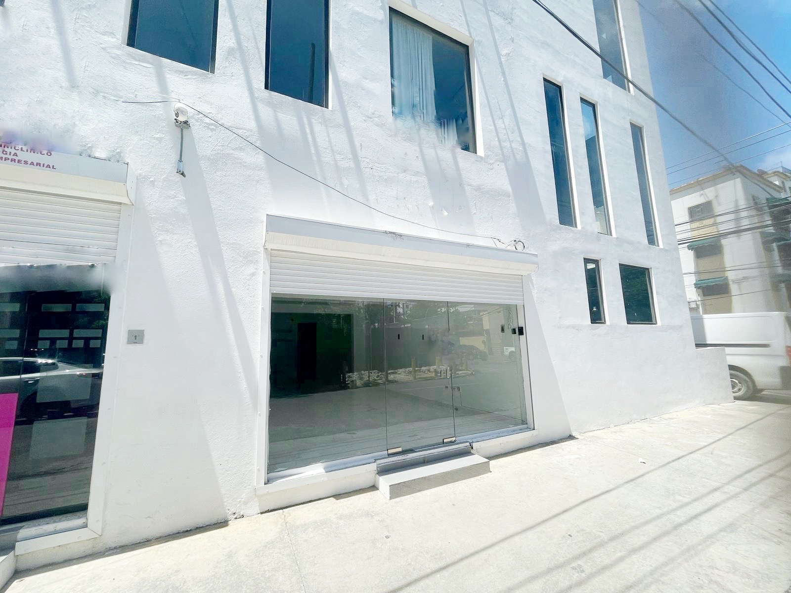 oficinas y locales comerciales - Local bella vista  4