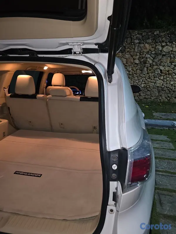 jeepetas y camionetas - Toyota Highlander 5