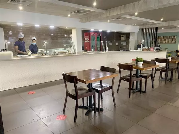oficinas y locales comerciales - Local  con frente en cristal  céntrico 7