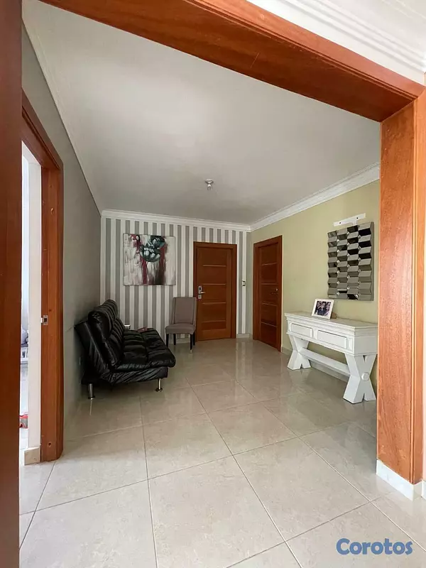 casas - Exclusiva y amplia propiedad ubicada en el sector  14