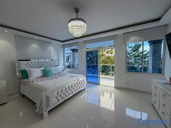 casas - vendo casa de 3 nivel el corona plaza Santiago  8