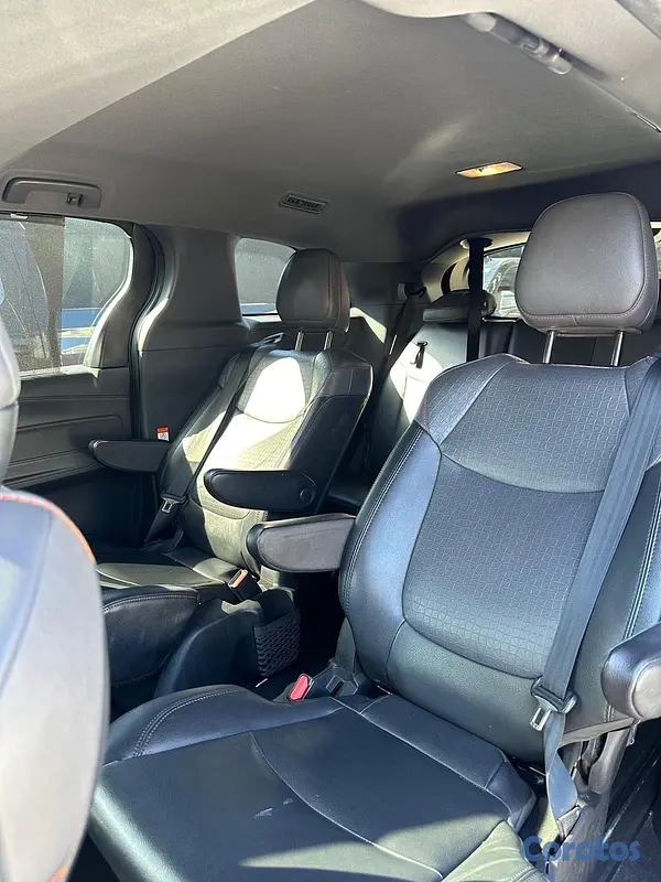 jeepetas y camionetas - TOYOTA SIENNA XSE 2021 10
