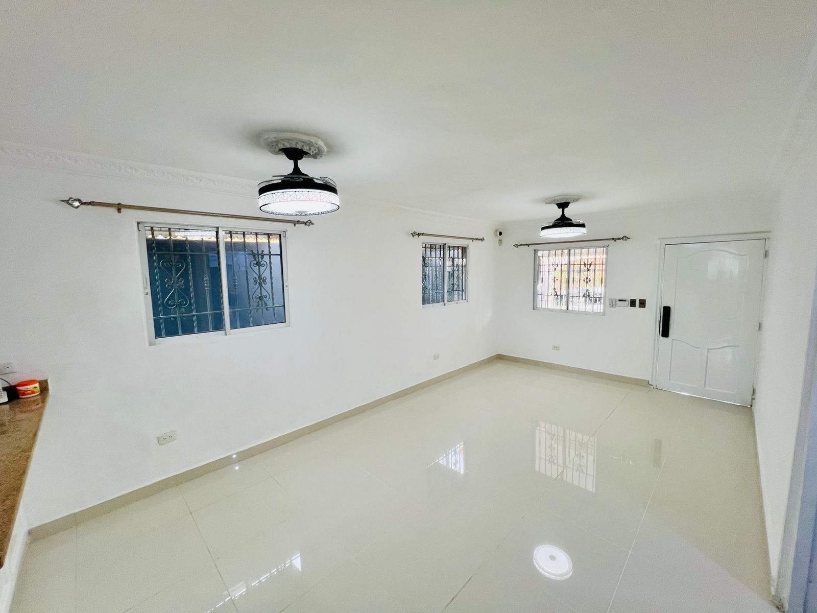 apartamentos - Casa en venta próximo a la Charles 1