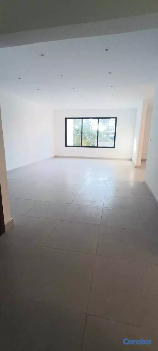 oficinas y locales comerciales - La Julia Excelente local en primer nivel 7 parqueo 2