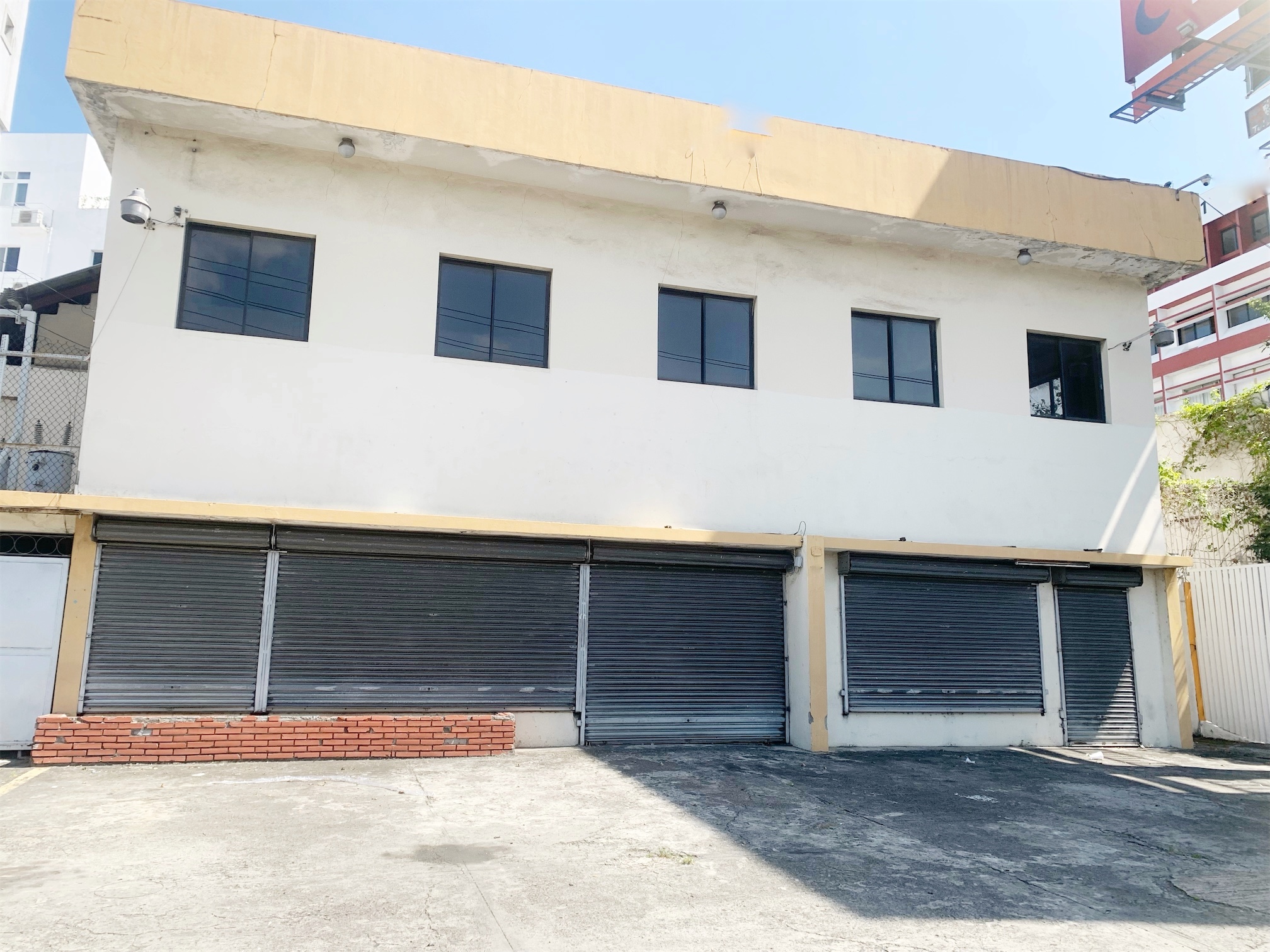 oficinas y locales comerciales - Local espacio abierto dos niveles 2