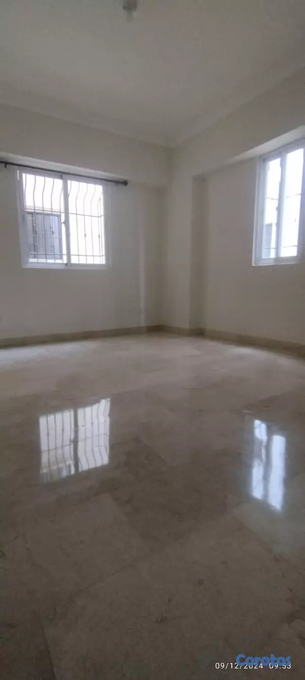 apartamentos - El Real amplio Apartamento 200mts, 3hab excelente 3