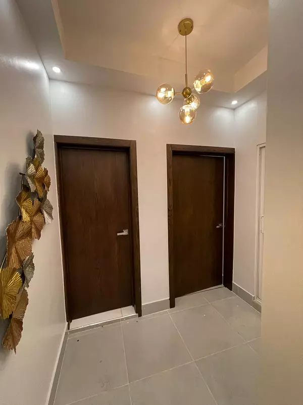 apartamentos - SE ALQUILA LUJOSO APTO. AMUEBLADO O VACÍO  4