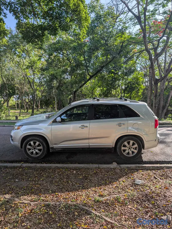 jeepetas y camionetas - Venta de kia sorento 2012 4x4 11