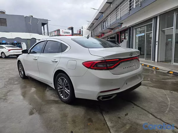 carros - HYUNDAI GRANDEUR 2018 BLANCO 10