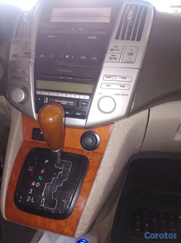 jeepetas y camionetas - Oportunidad Lexus RX 330 en excelentes condiciones  11