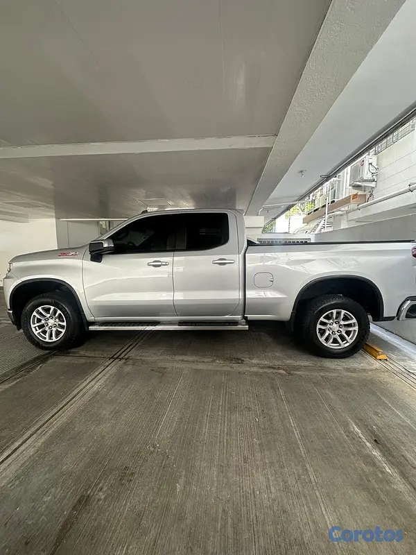 jeepetas y camionetas - Chevrolet silverado duramax 2020 3