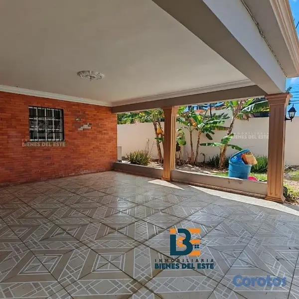 casas - Se RENTA amplia CASA de Tres habitaciones con pati 2