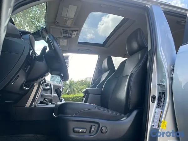 jeepetas y camionetas - TOYOTA 4RUNNER SR5 4X4 PREMIUM 2020 4