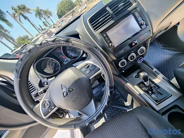 jeepetas y camionetas - Mitsubishi Outlander 9