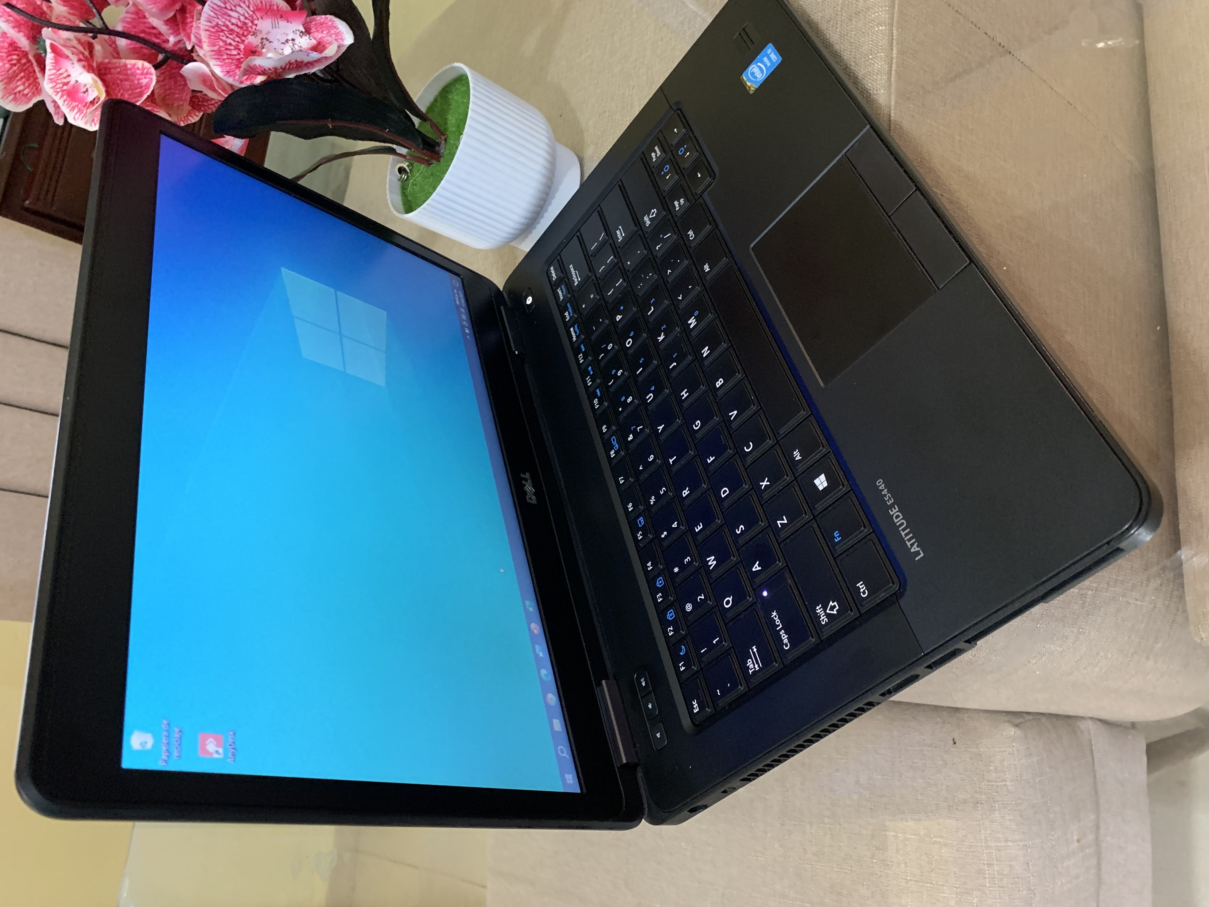 computadoras y laptops - Lapto DELL LATITUDE  1