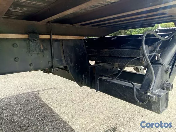 camiones y vehiculos pesados - SE VENDE FREIGTHLINER M2 106 2015 17