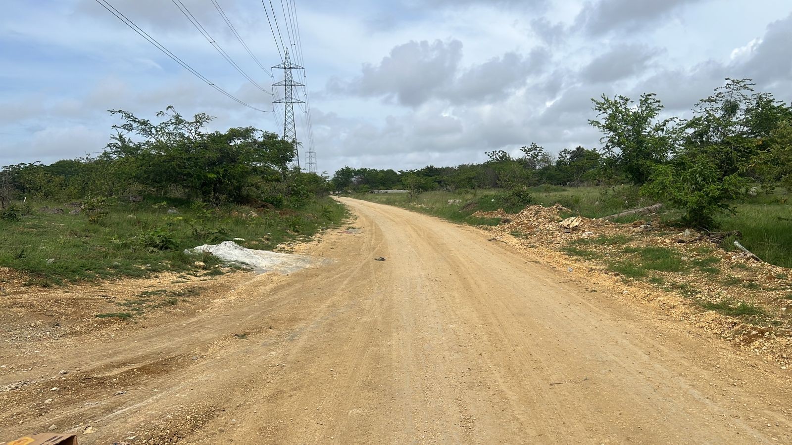 solares y terrenos - Solar en San Luis Santo Domingo Este de 13886 metros se Acepta permuta 4