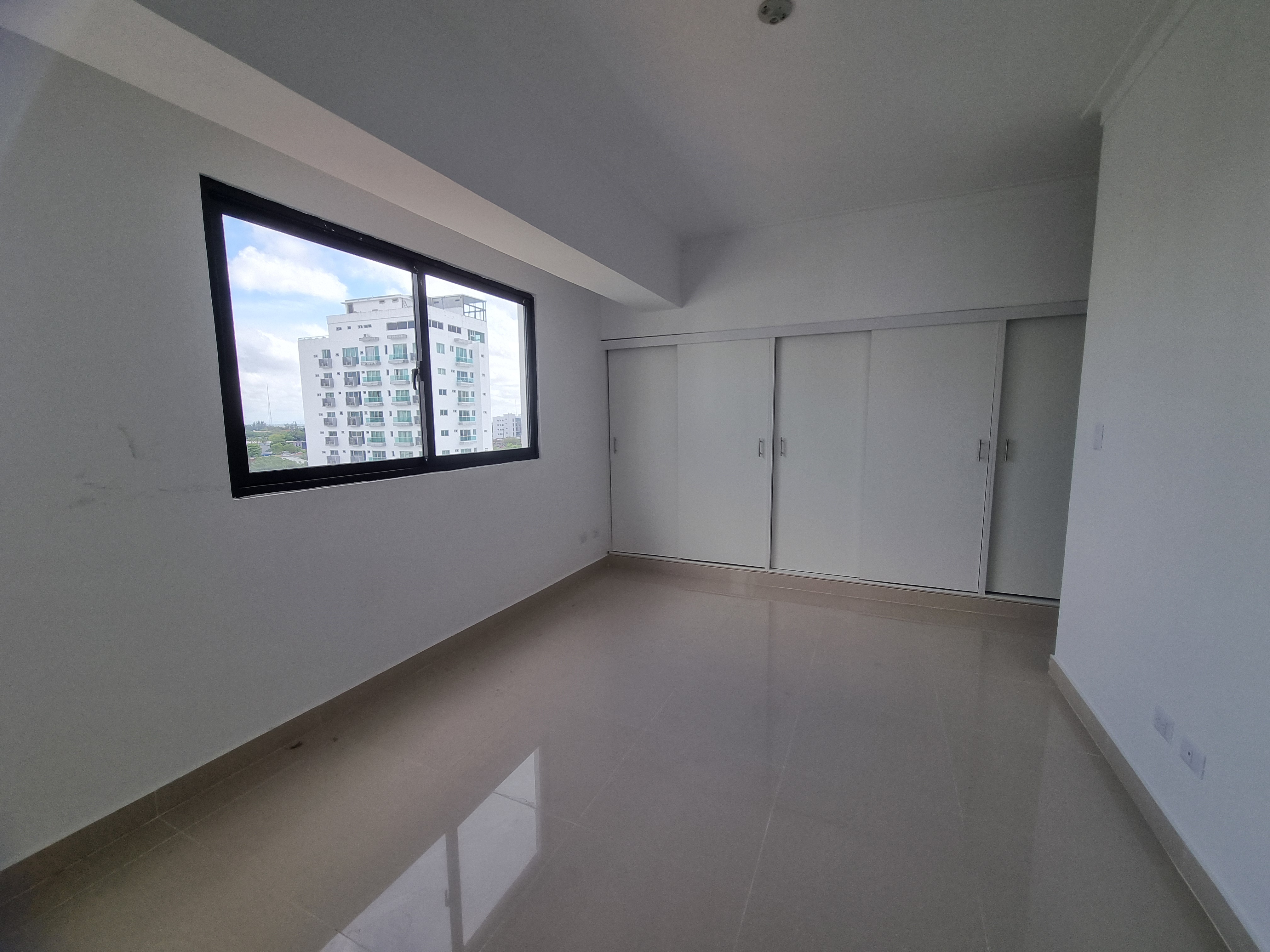 apartamentos - Alquiler apartamento de 2 hab, Nuevo en Serralles 3