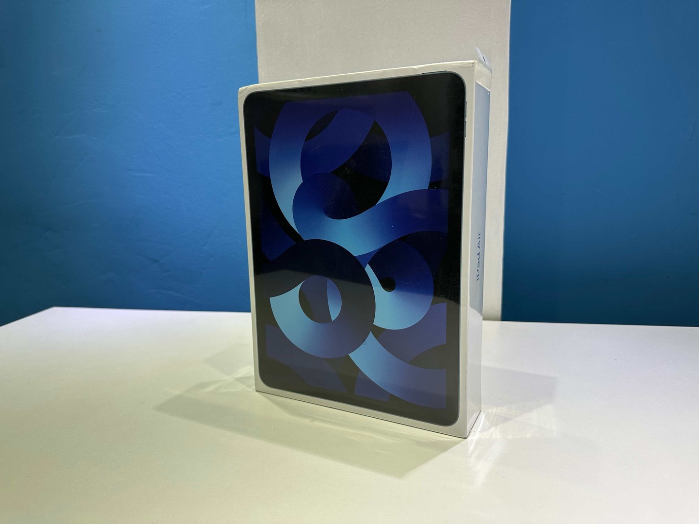 celulares y tabletas - iPad Air 5ta Gen 64GB Wi-Fi Blue Nuevas Selladas, Garantía, RD$ 30,500 NEG