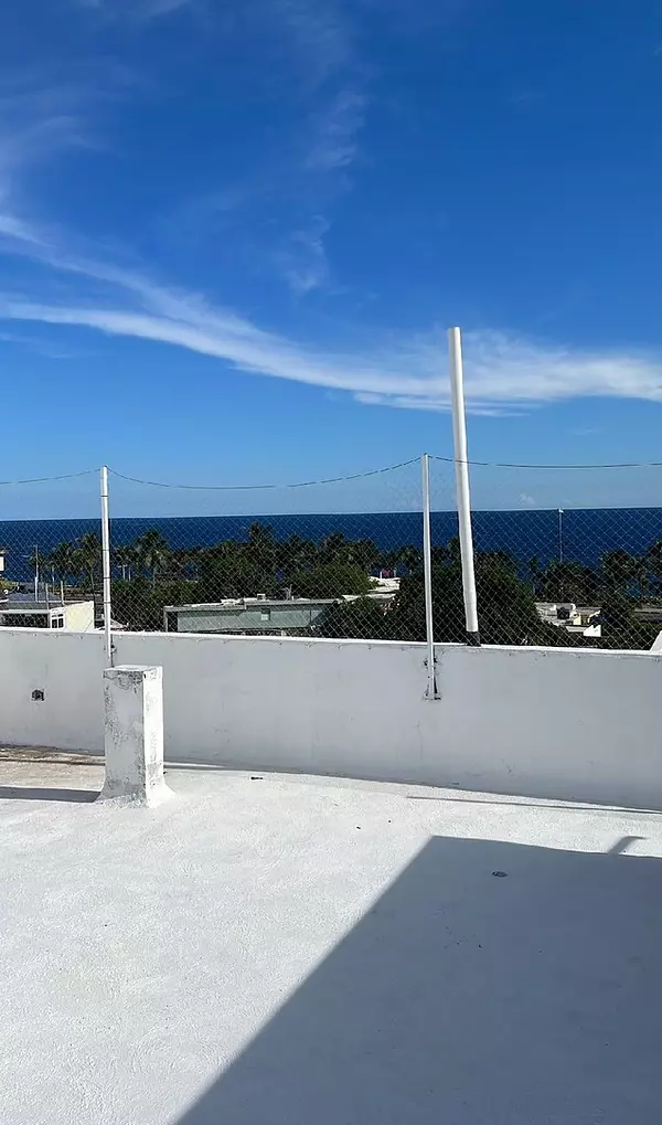 apartamentos - Vendo apartamento de 287.8 mts con terraza vista al mar. 
KM 8 1/2
RD$10,800,000 7
