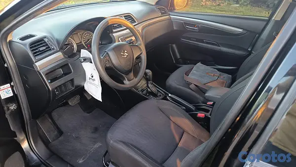 carros - SUZUKI Ciaz Swift  7