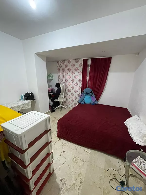 apartamentos - vendo Evaristo Morales piso 4 tres habitaciones con su baño 3 parqueos balcón  17