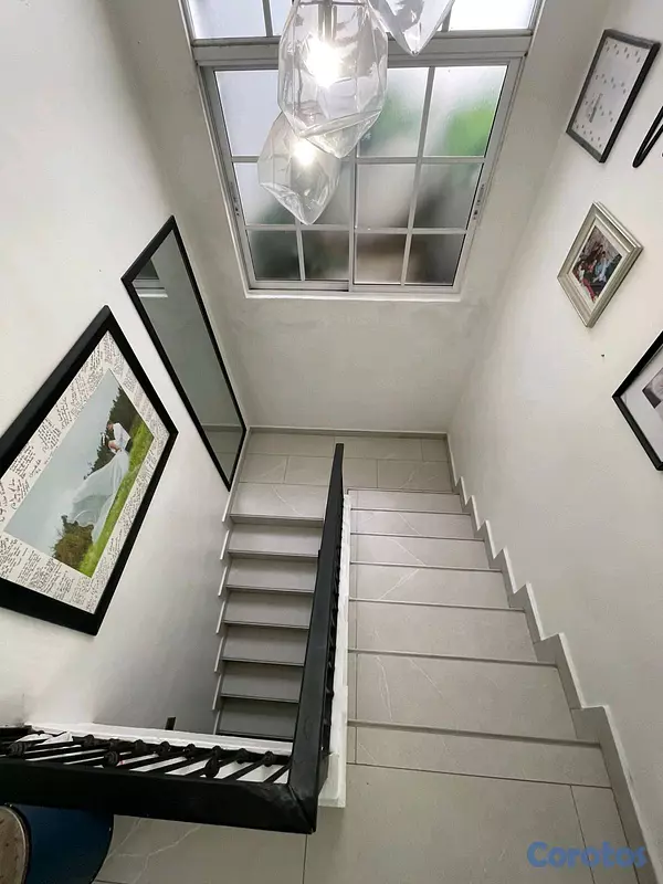 casas - Casa totalmente remodelada en venta en Quisqueya justo al borde del millón 14