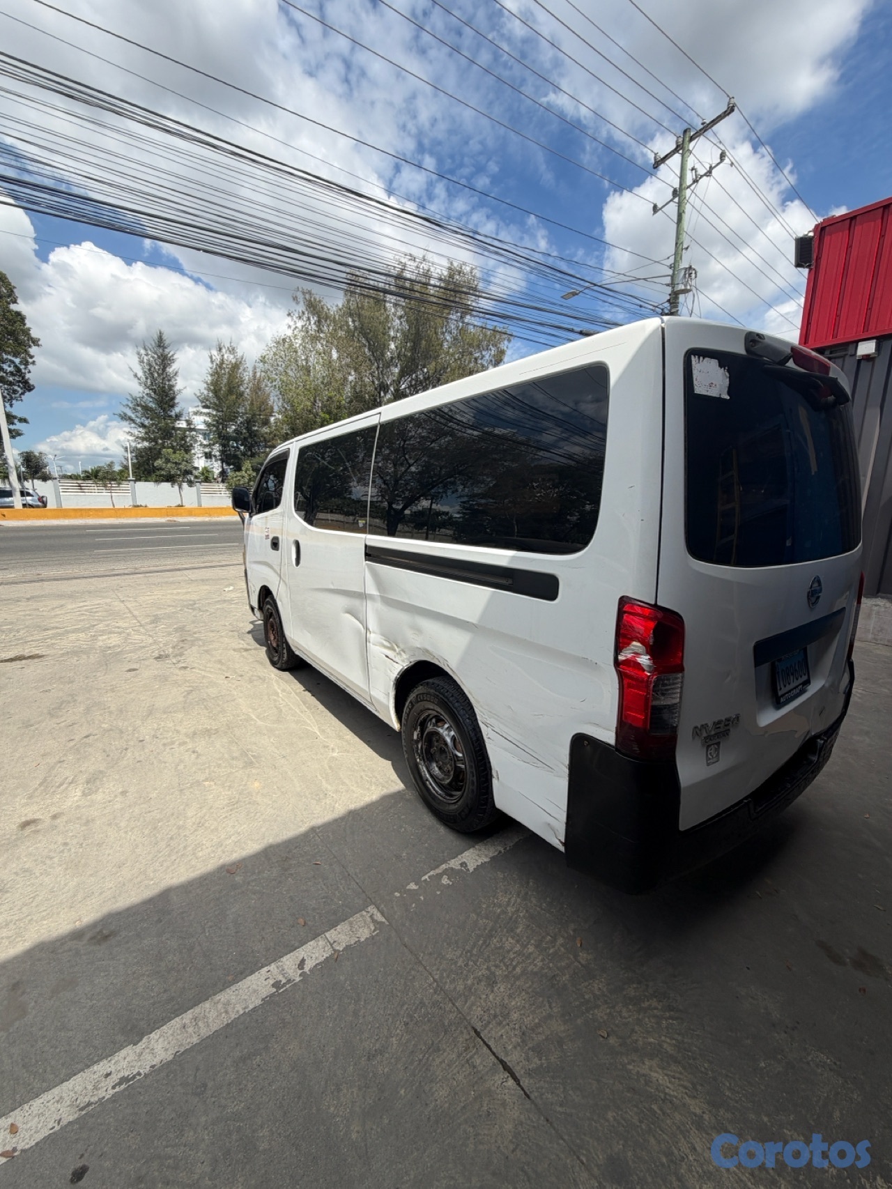 jeepetas y camionetas - Nissan Caravan 2014 (NEGOCIABLE) 4