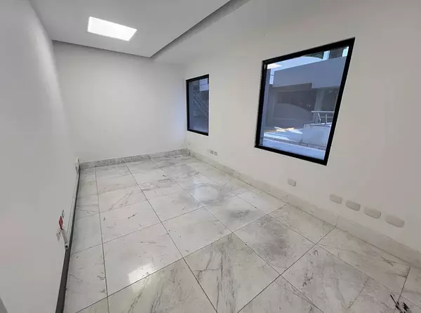 oficinas y locales comerciales - Alquiler local céntrico  9