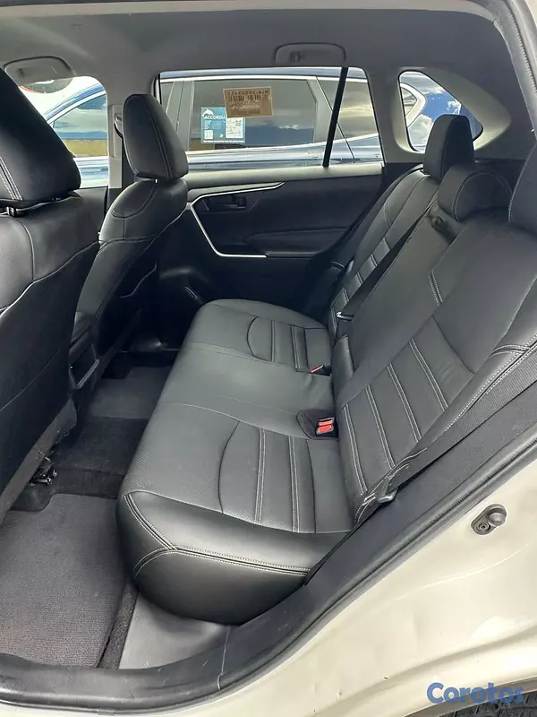 jeepetas y camionetas - Toyota Rav4 LE AWD 2020 10