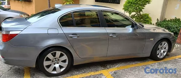 carros - BMW 525 año 2007 9