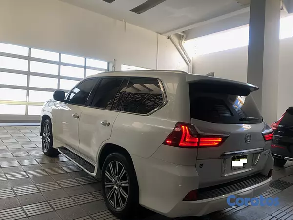 jeepetas y camionetas - Lexus LX570 año 2016 como nueva 80mil km 2